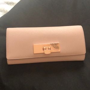 Michael Kors Blush Wallet